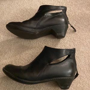 Dansko black cut out heeled bootie